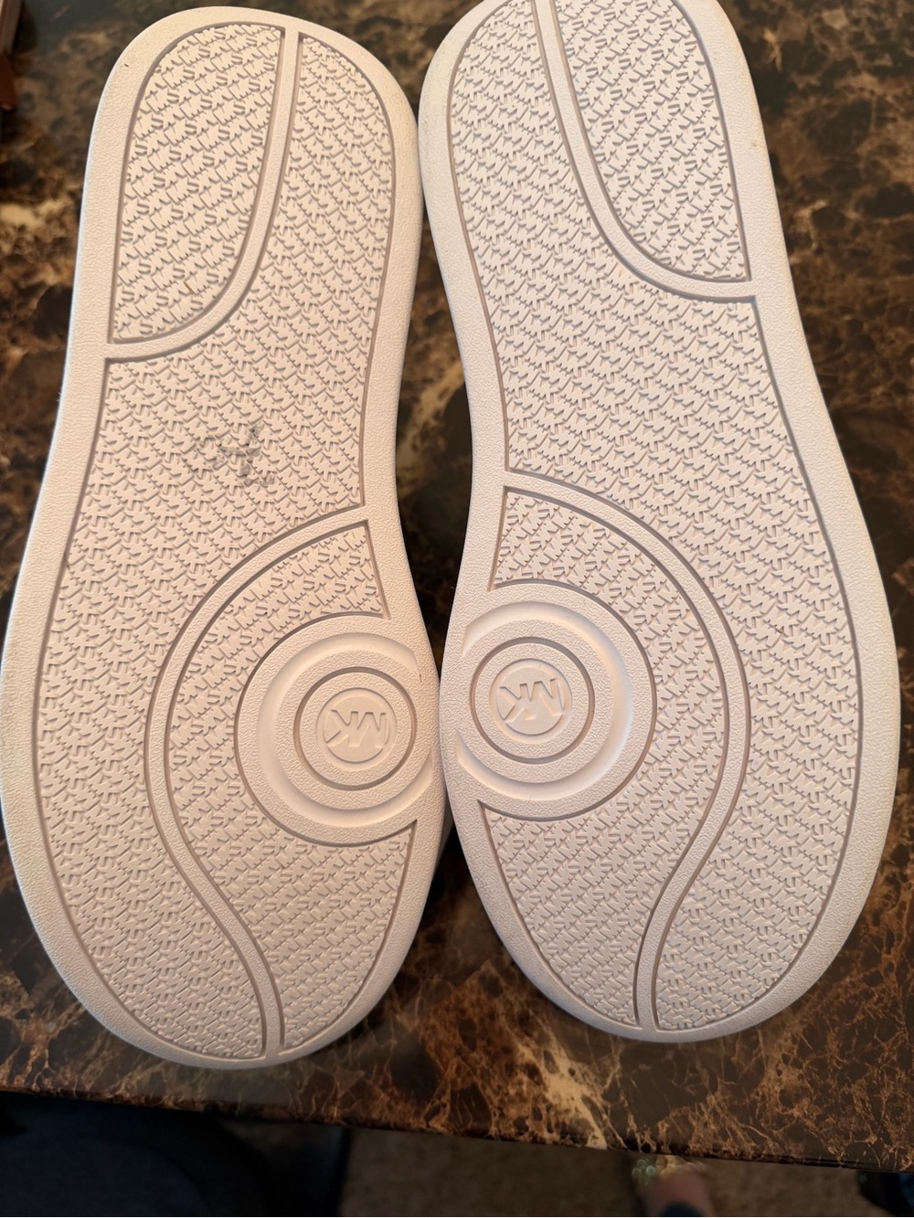 Michael Kors White Platform Sneakers Women’s Size 9 Leather Lace Up FashionShoes - Picture 5 of 5